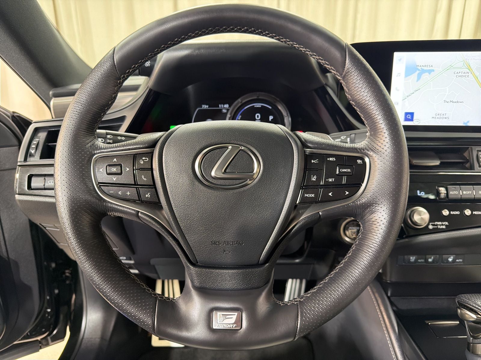 2024 Lexus ES 300h F SPORT Handling