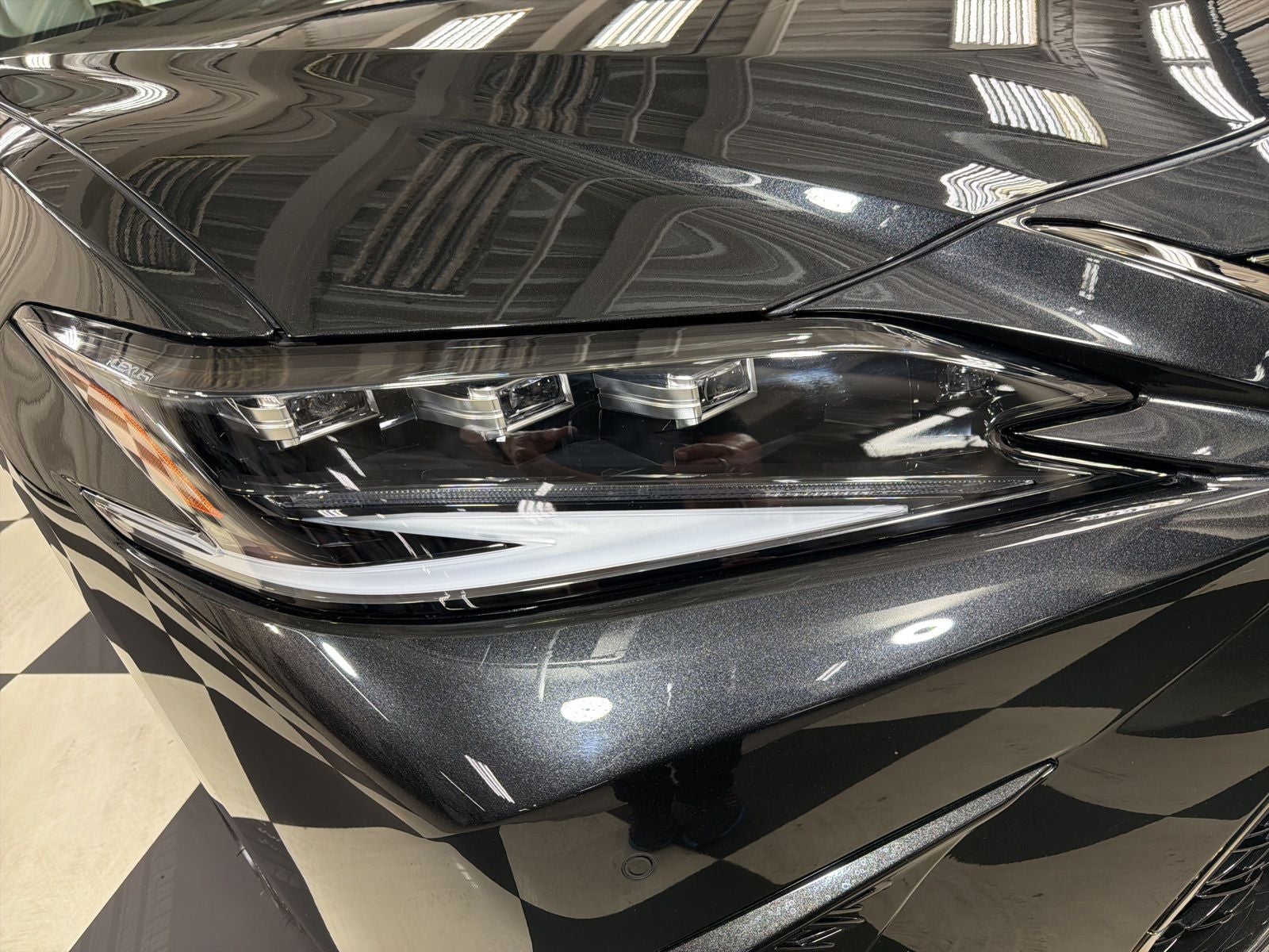 2024 Lexus ES 300h F SPORT Handling