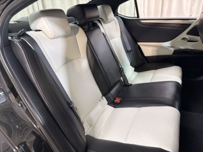 2024 Lexus ES 300h F SPORT Handling