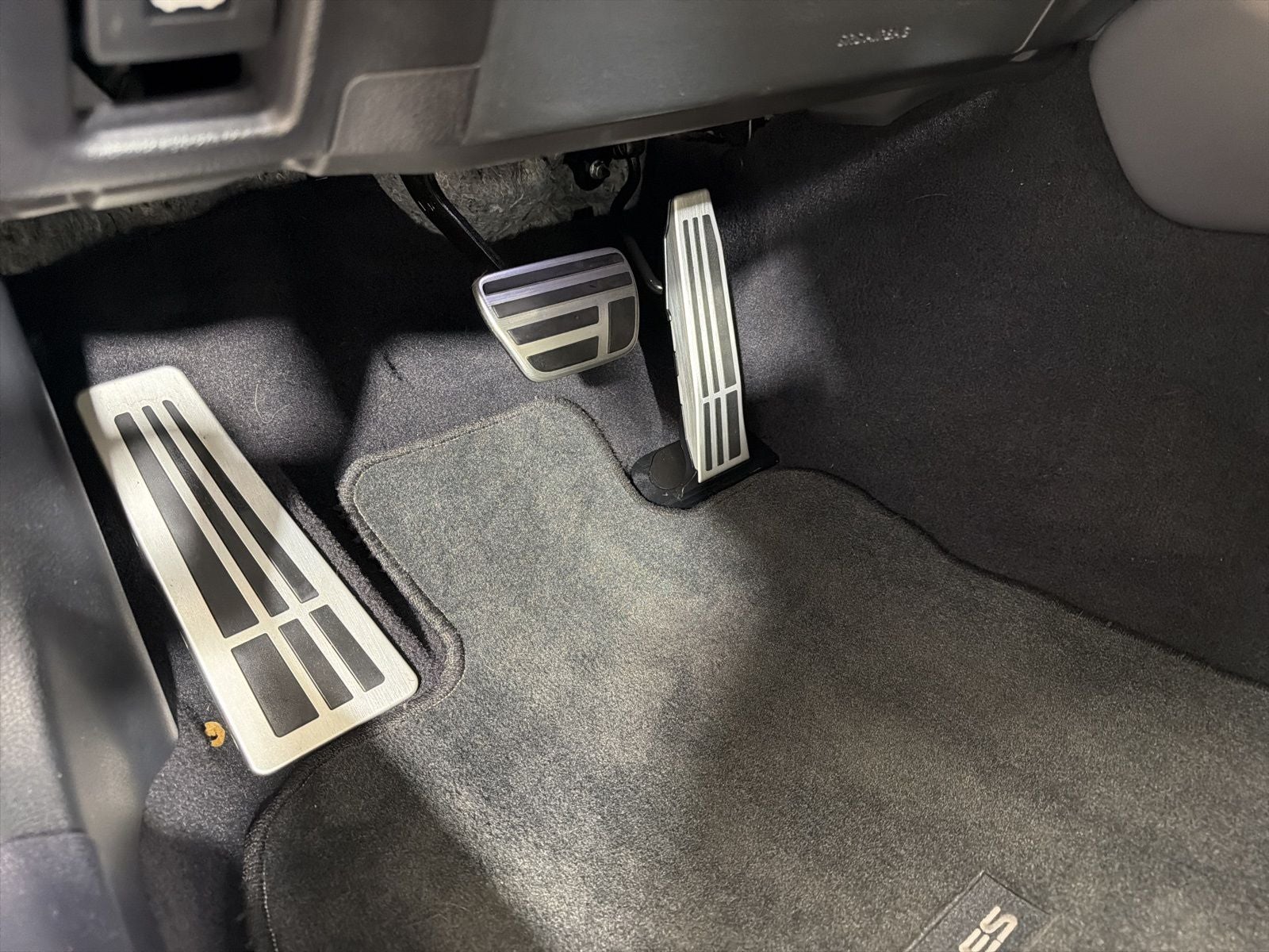 2024 Lexus ES 300h F SPORT Handling