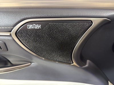 2024 Lexus ES 300h F SPORT Handling