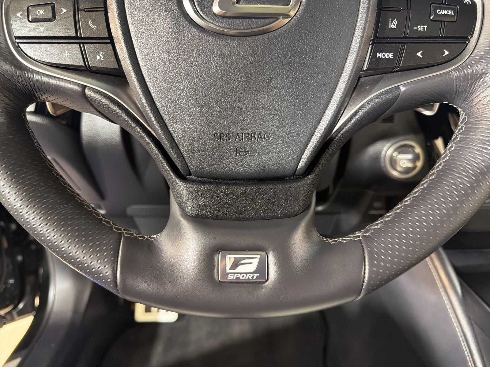 2024 Lexus ES 300h F SPORT Handling