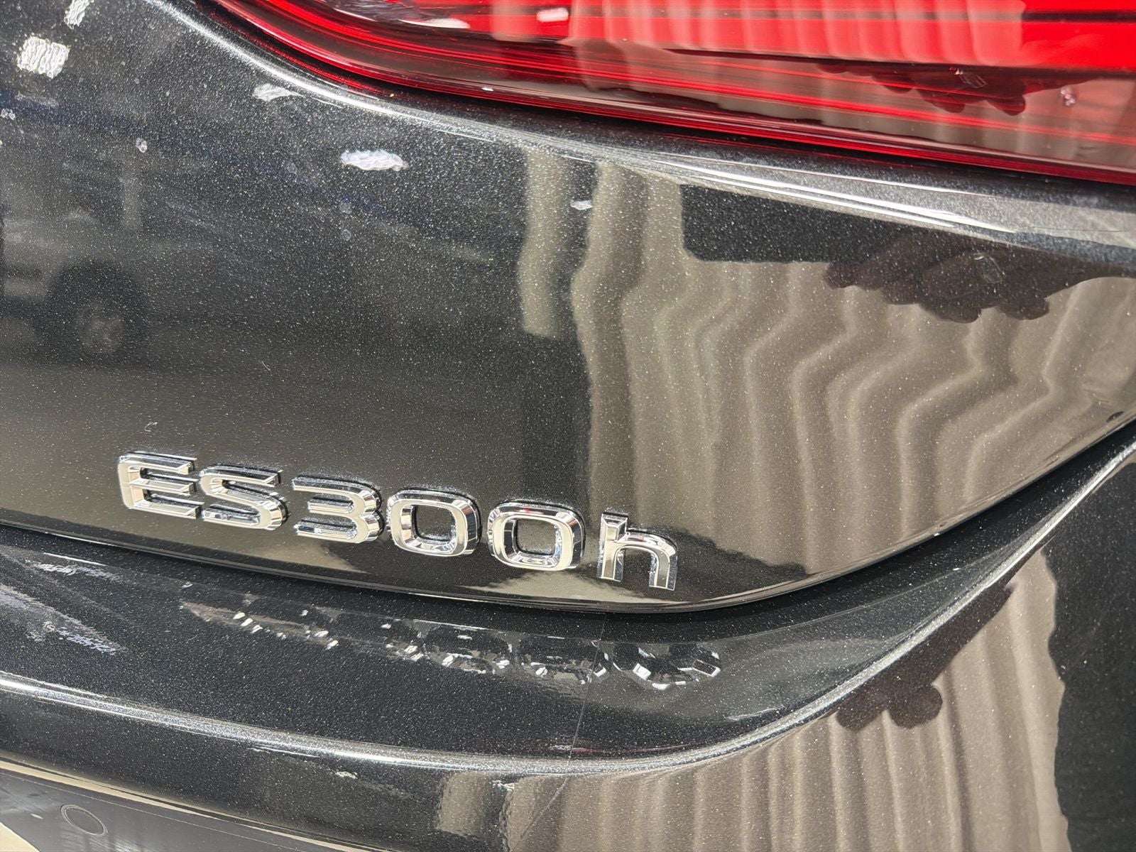 2024 Lexus ES 300h F SPORT Handling