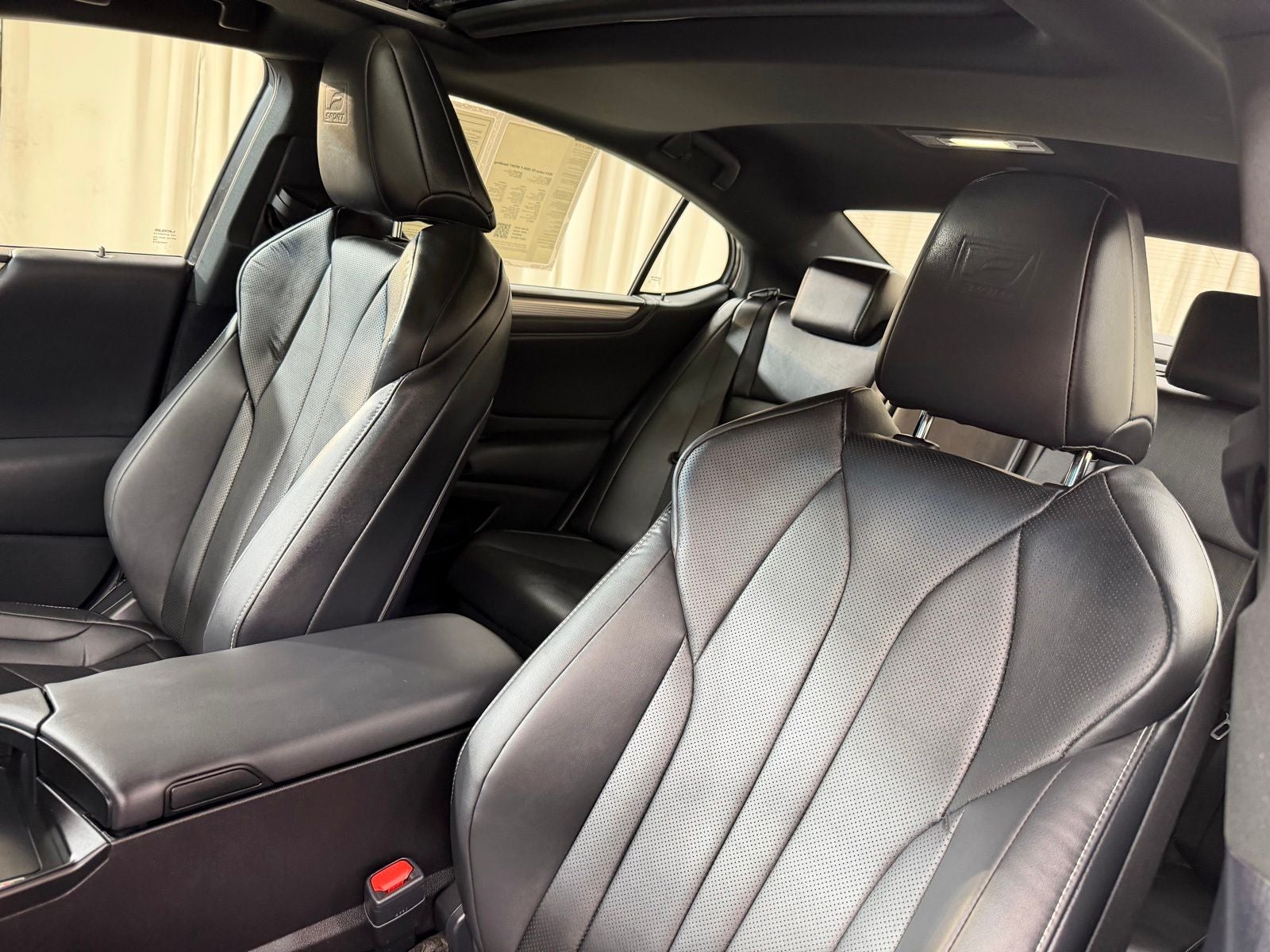 2024 Lexus ES 300h F SPORT Handling