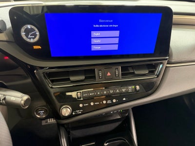 2024 Lexus ES 300h F SPORT Handling