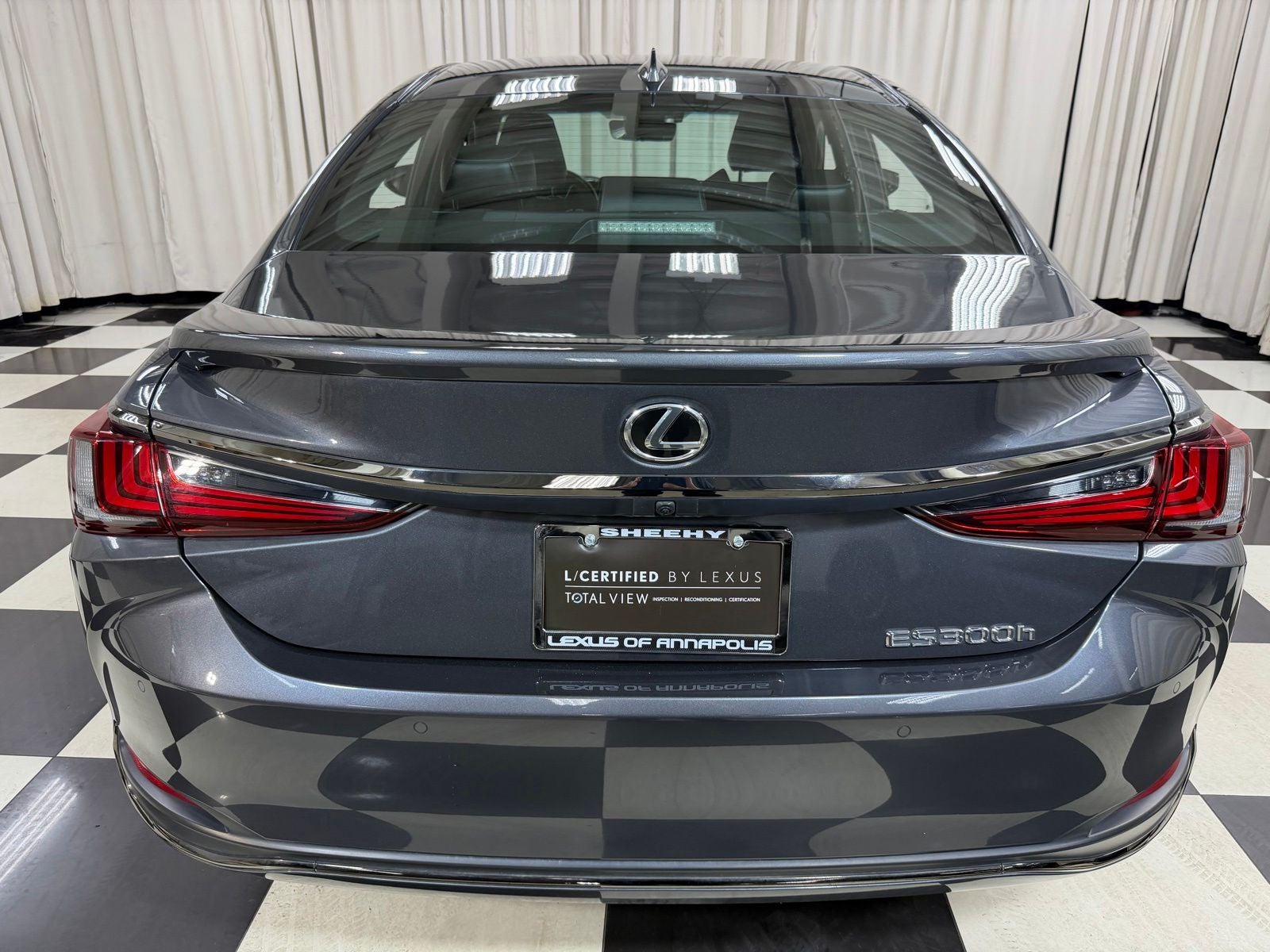 2024 Lexus ES 300h F SPORT Handling