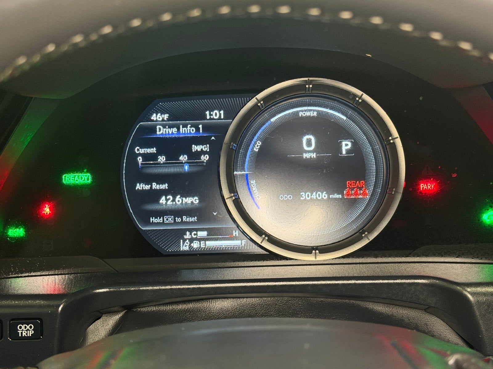 2024 Lexus ES 300h F SPORT Handling