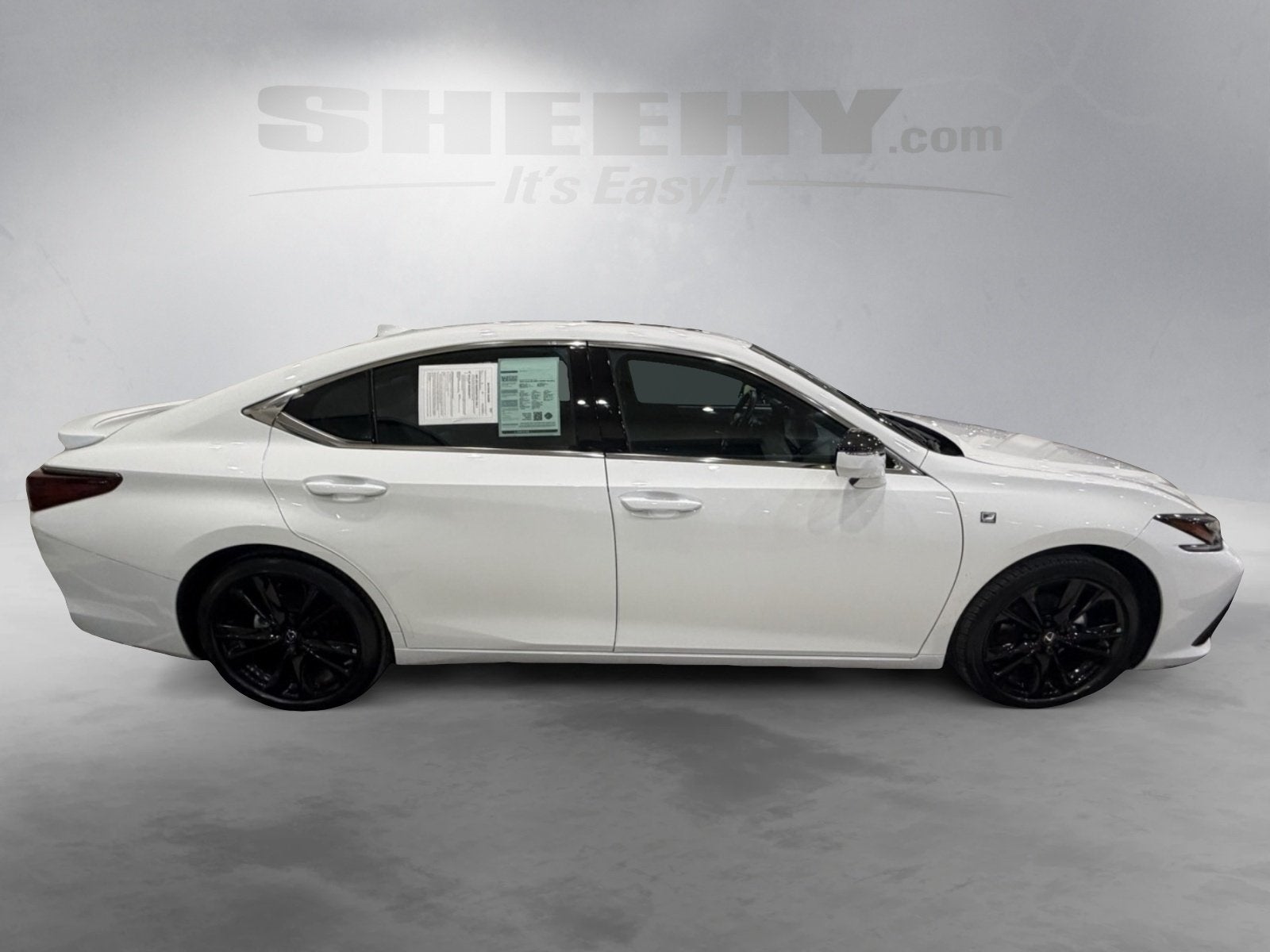 2024 Lexus ES 300h F SPORT Handling