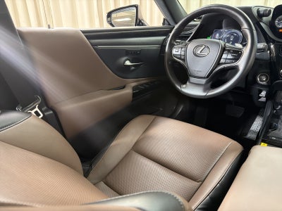 2025 Lexus ES 300h