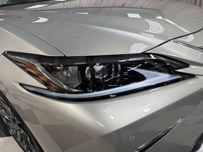 2025 Lexus ES 300h