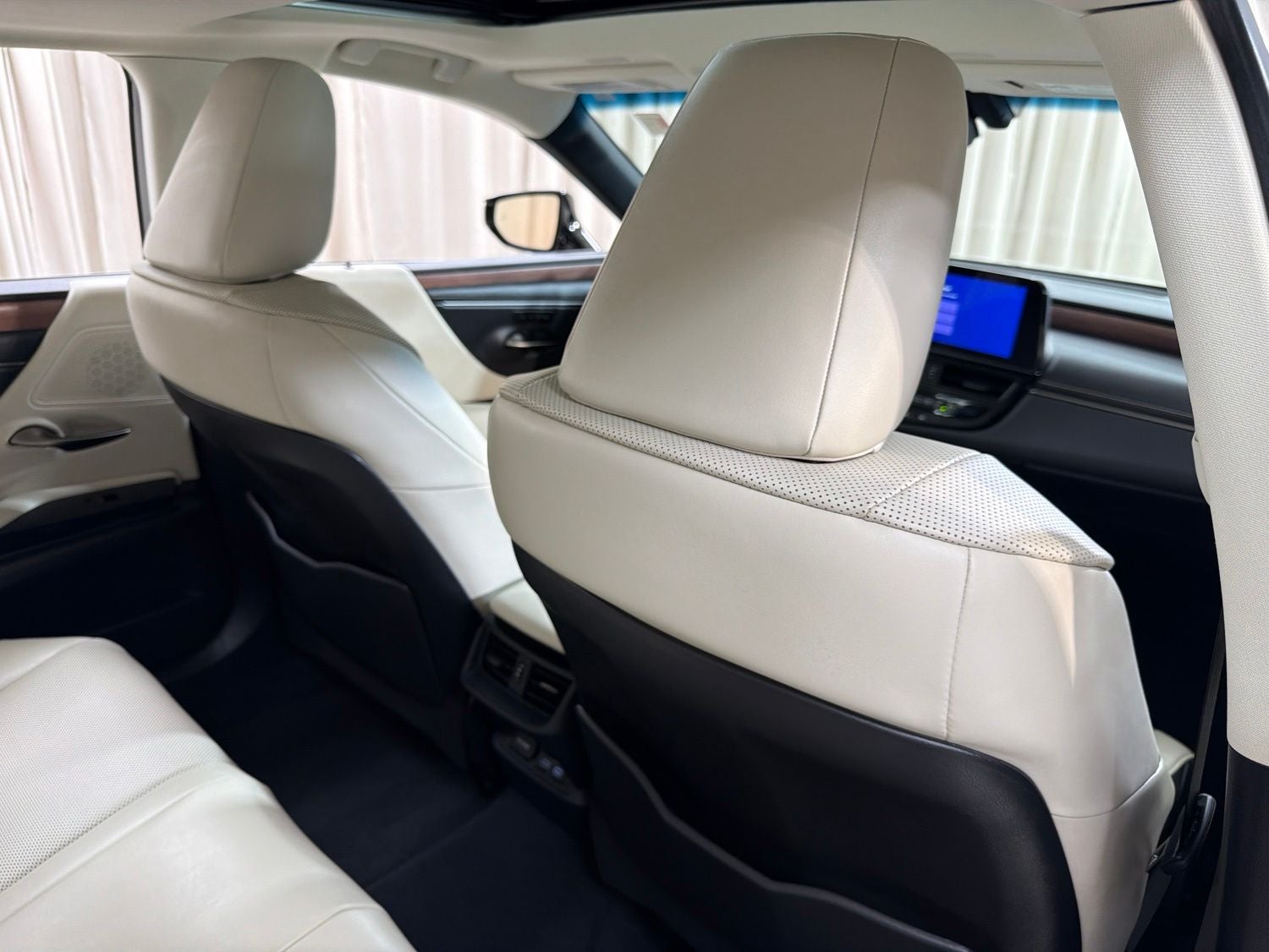 2025 Lexus ES 300h