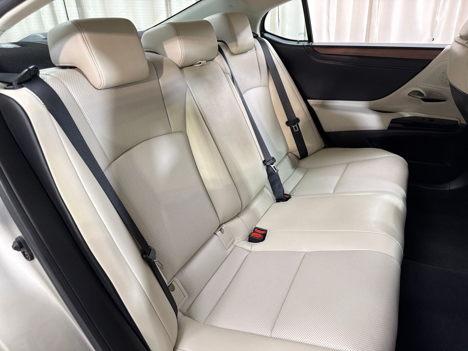 2025 Lexus ES 300h