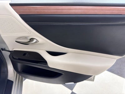 2025 Lexus ES 300h