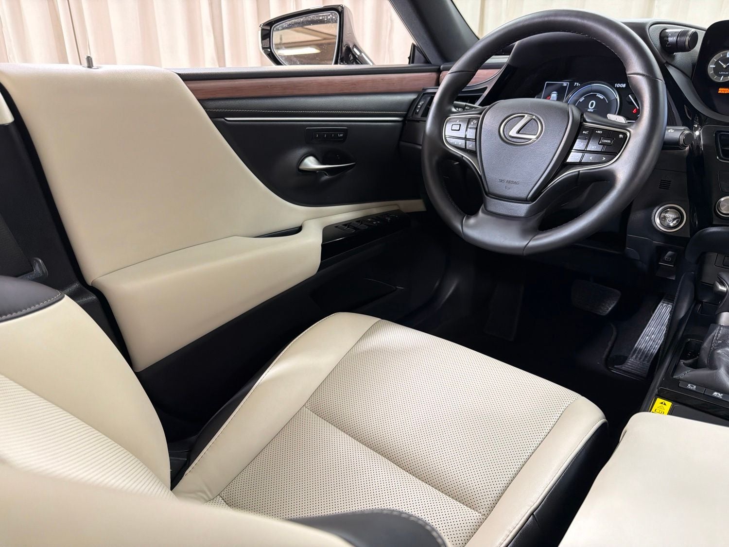 2025 Lexus ES 300h