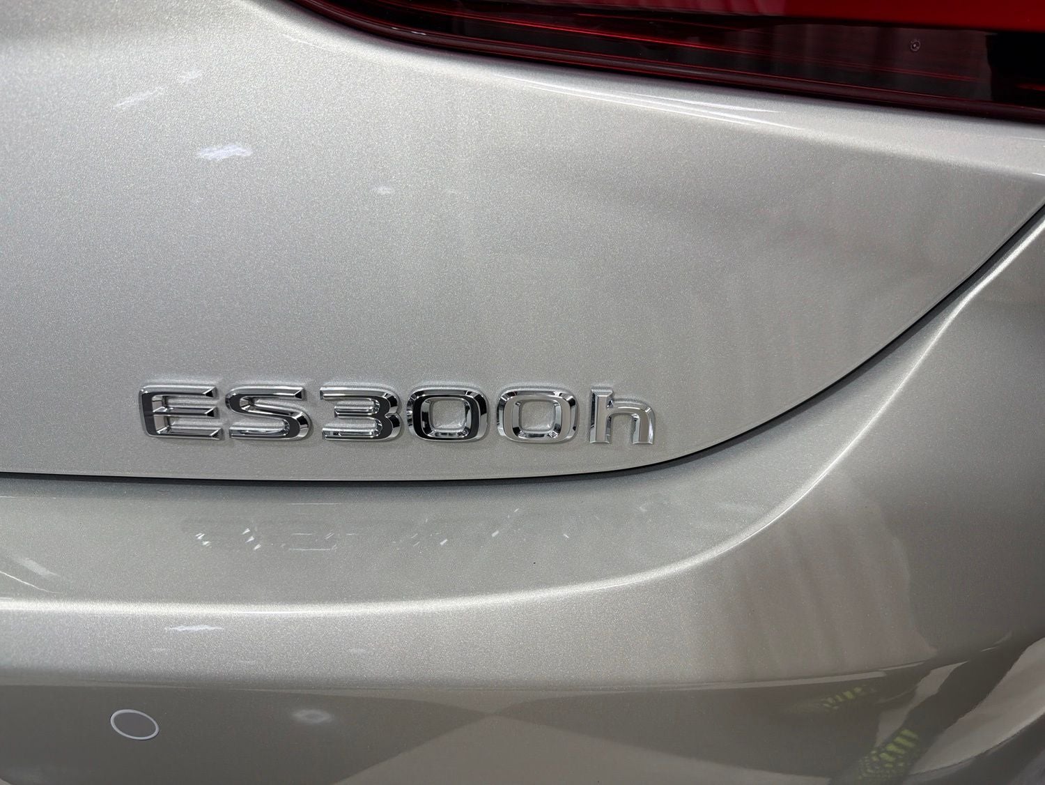 2025 Lexus ES 300h