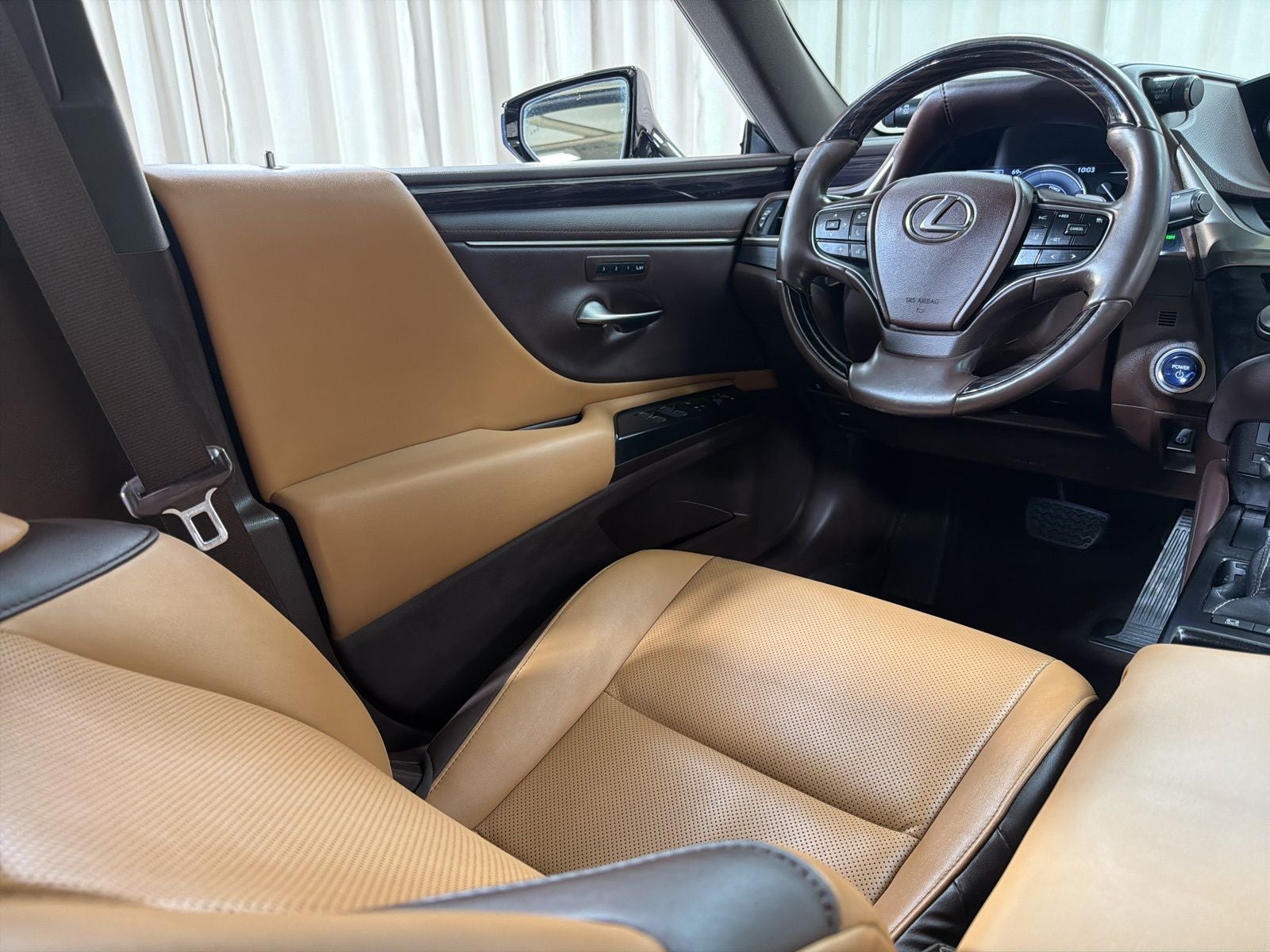 2021 Lexus ES 300h