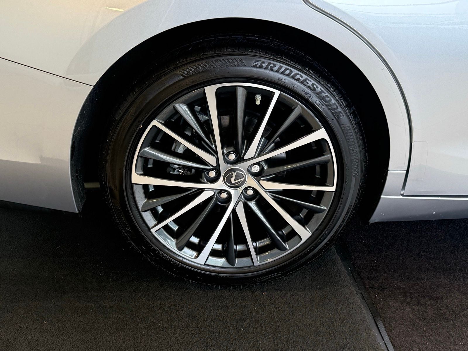 2025 Lexus ES 350
