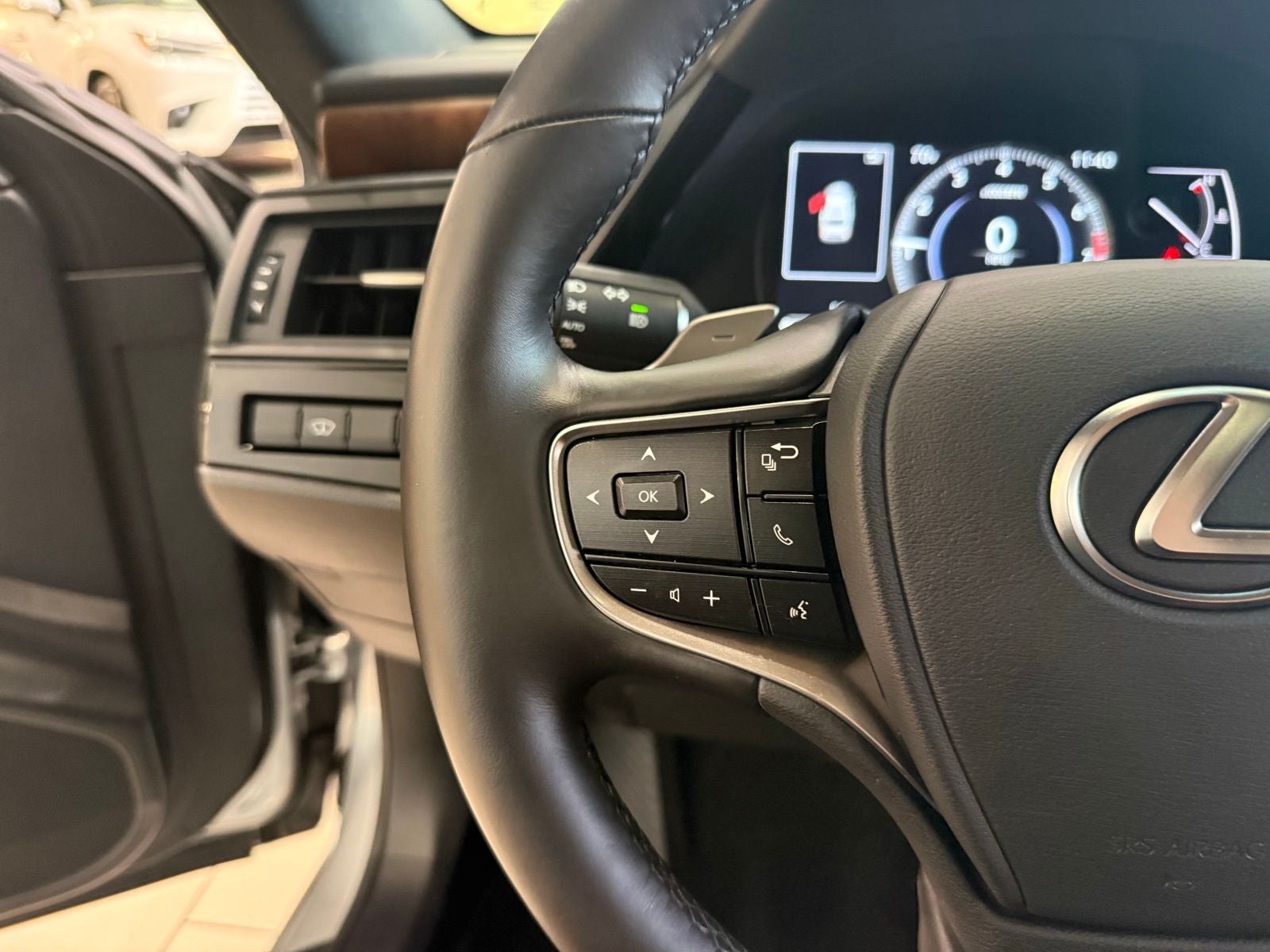 2025 Lexus ES 350