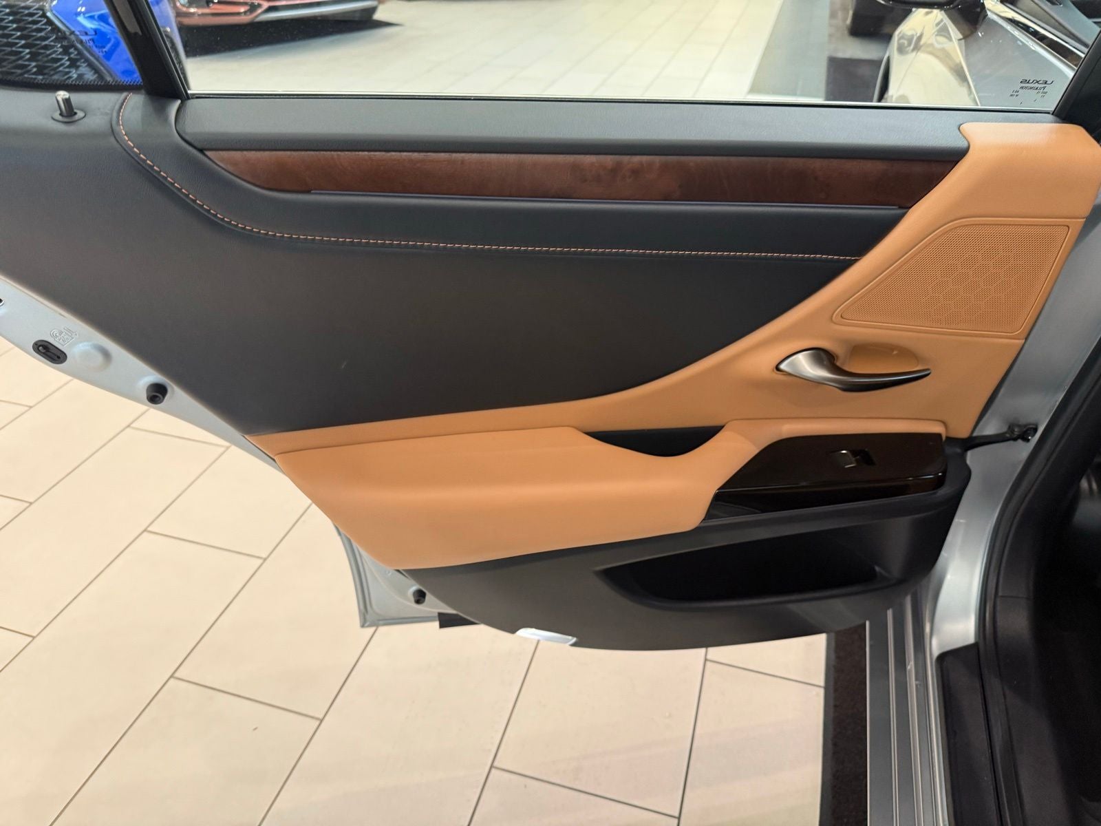 2025 Lexus ES 350