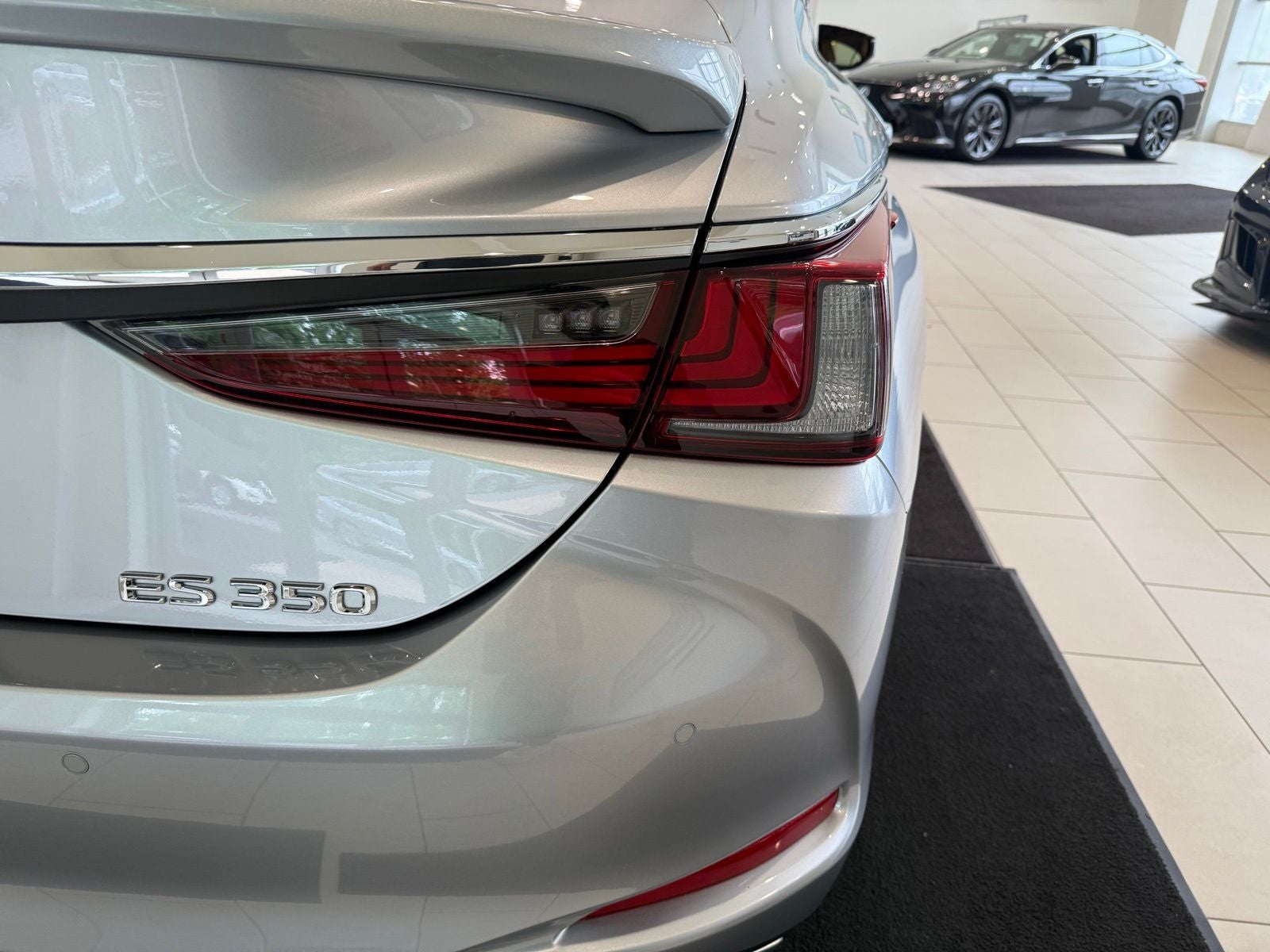 2025 Lexus ES 350