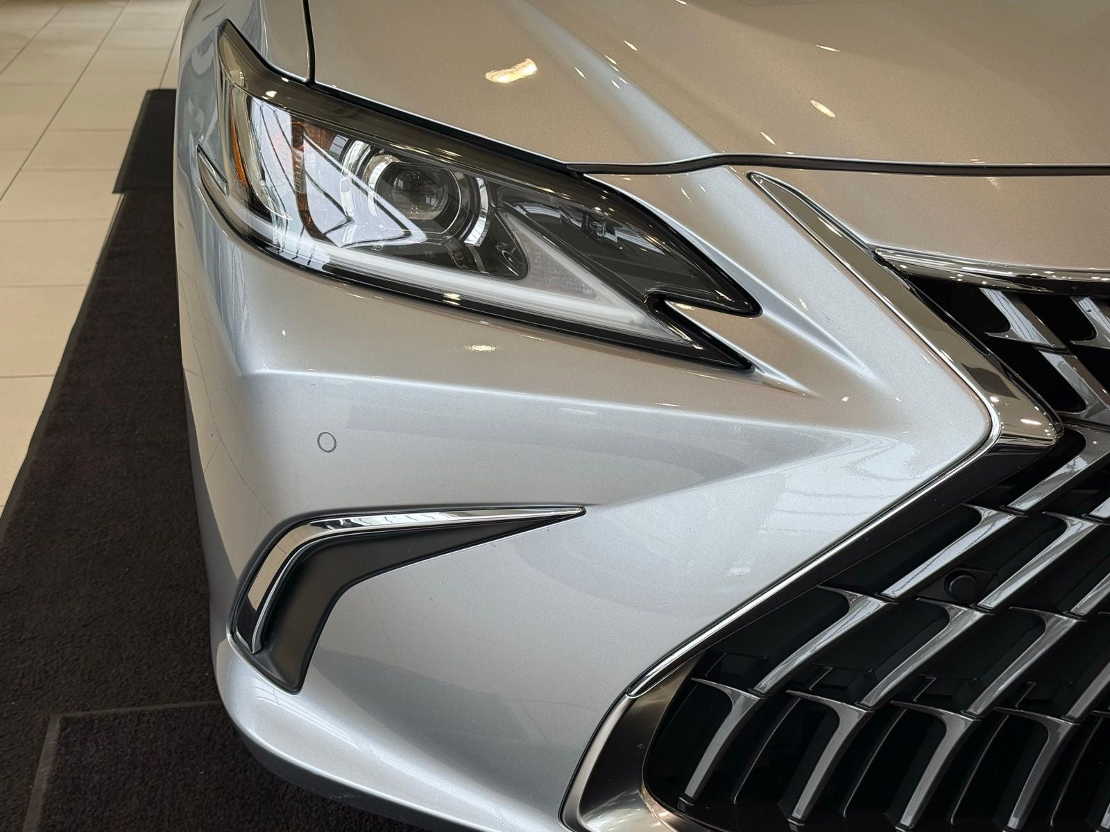2025 Lexus ES 350