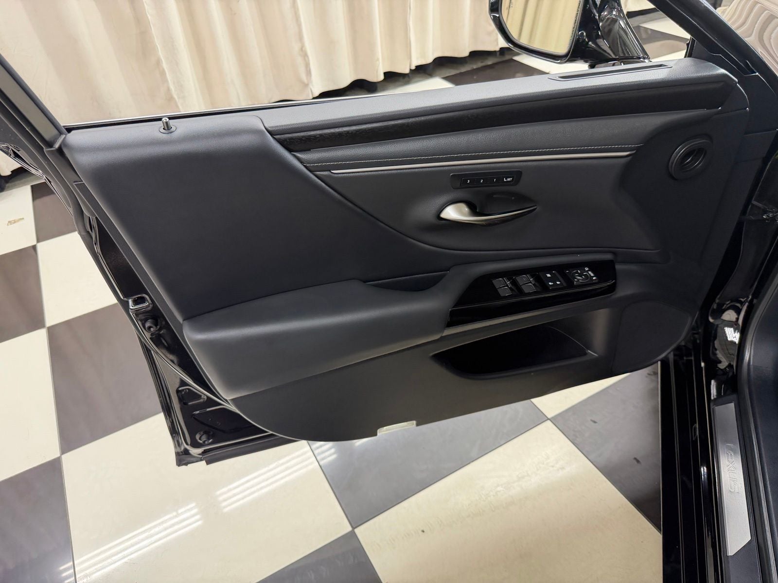 2025 Lexus ES 350