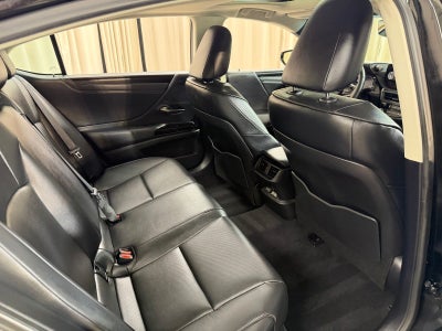 2025 Lexus ES 350