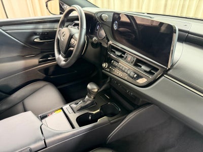 2025 Lexus ES 350