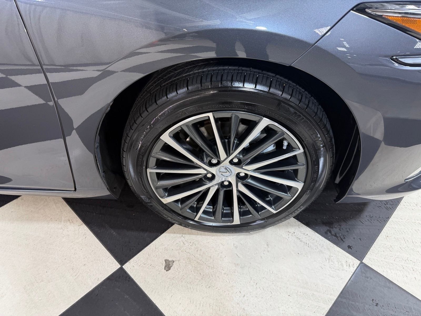 2025 Lexus ES 350
