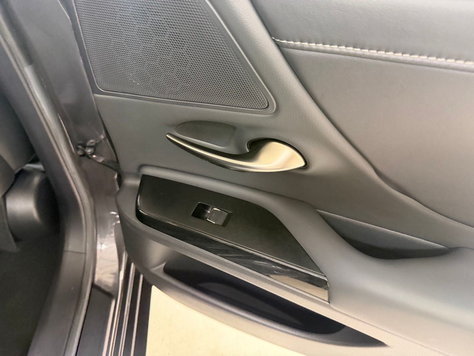 2025 Lexus ES 350