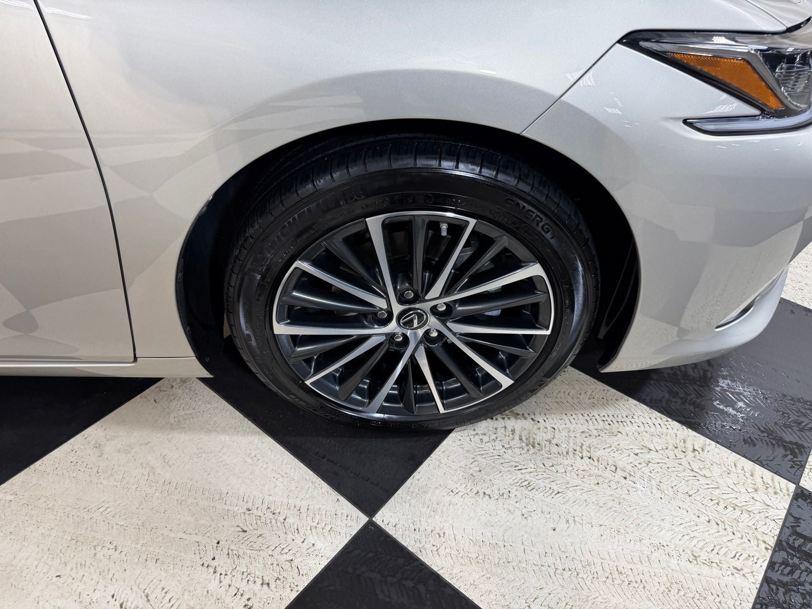 2025 Lexus ES 350