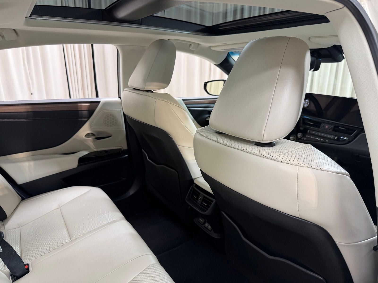 2025 Lexus ES 350