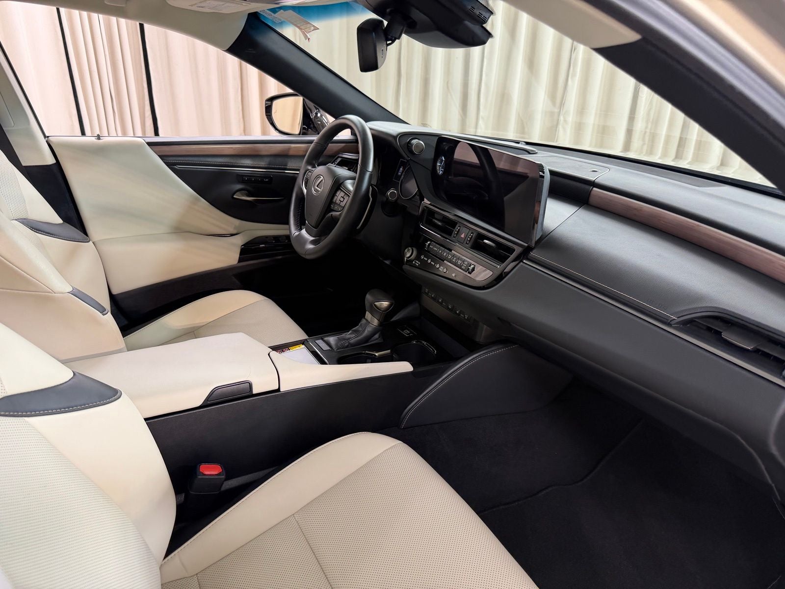 2025 Lexus ES 350