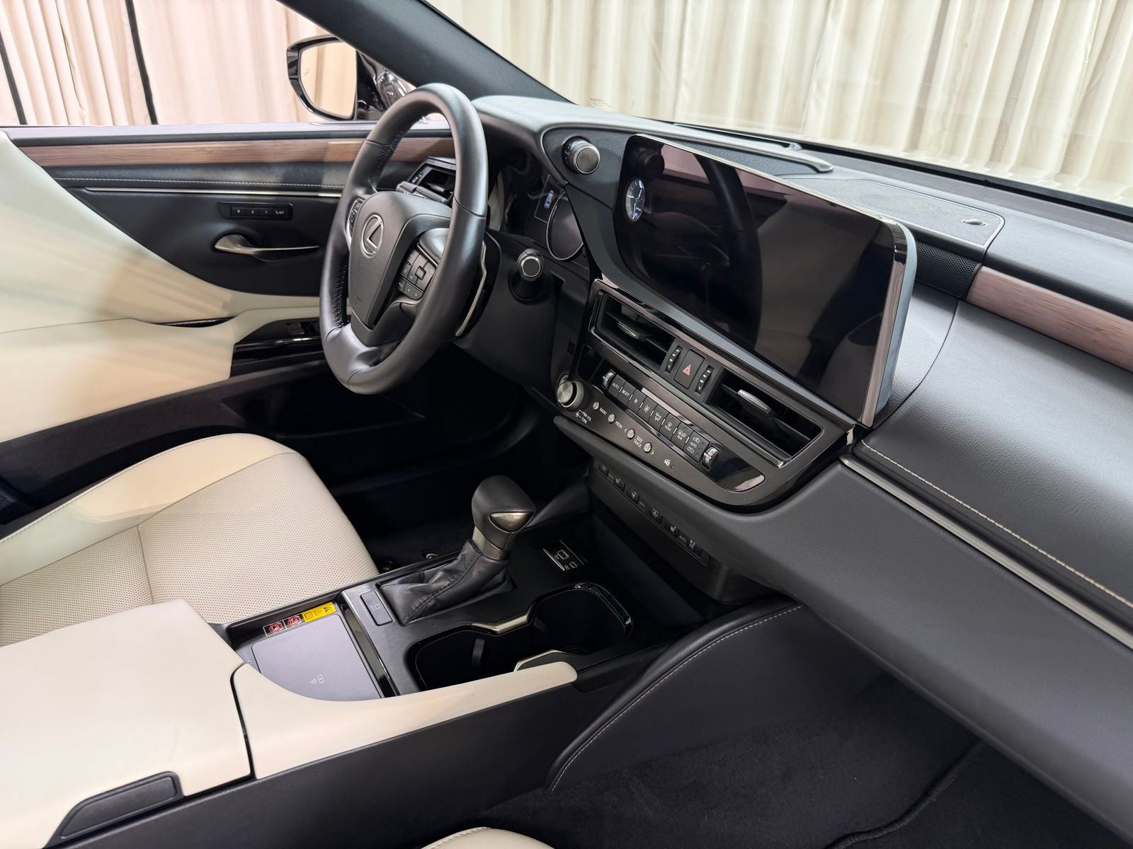 2025 Lexus ES 350