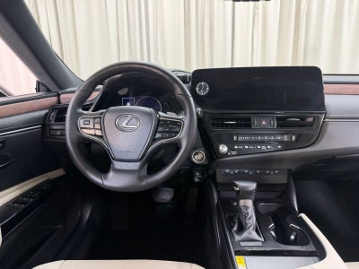 2025 Lexus ES 350