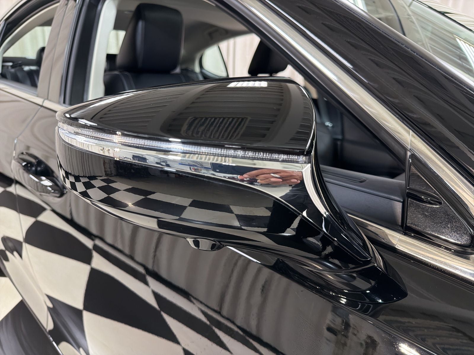 2024 Lexus ES 300h Luxury