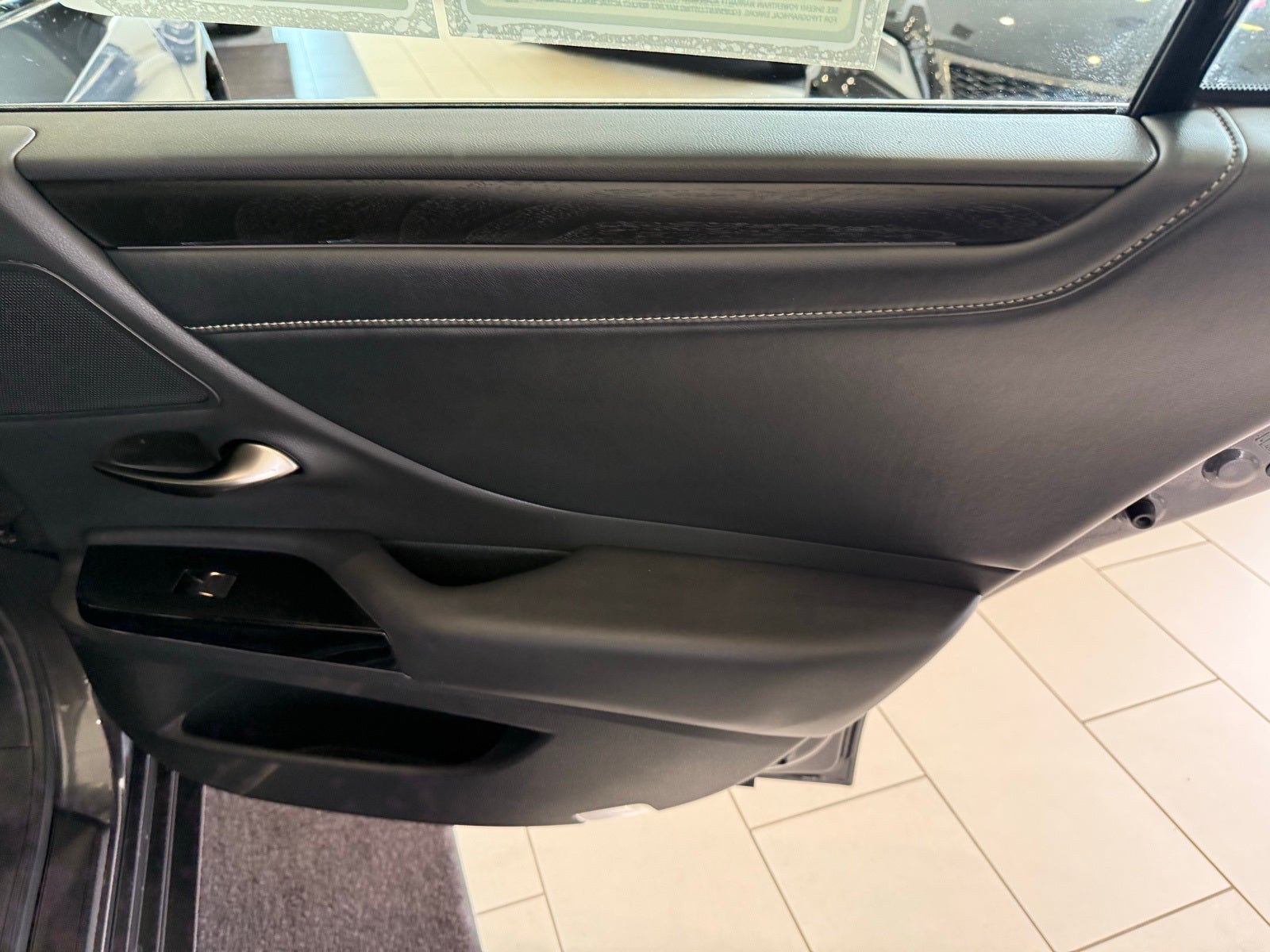 2024 Lexus ES 300h Luxury