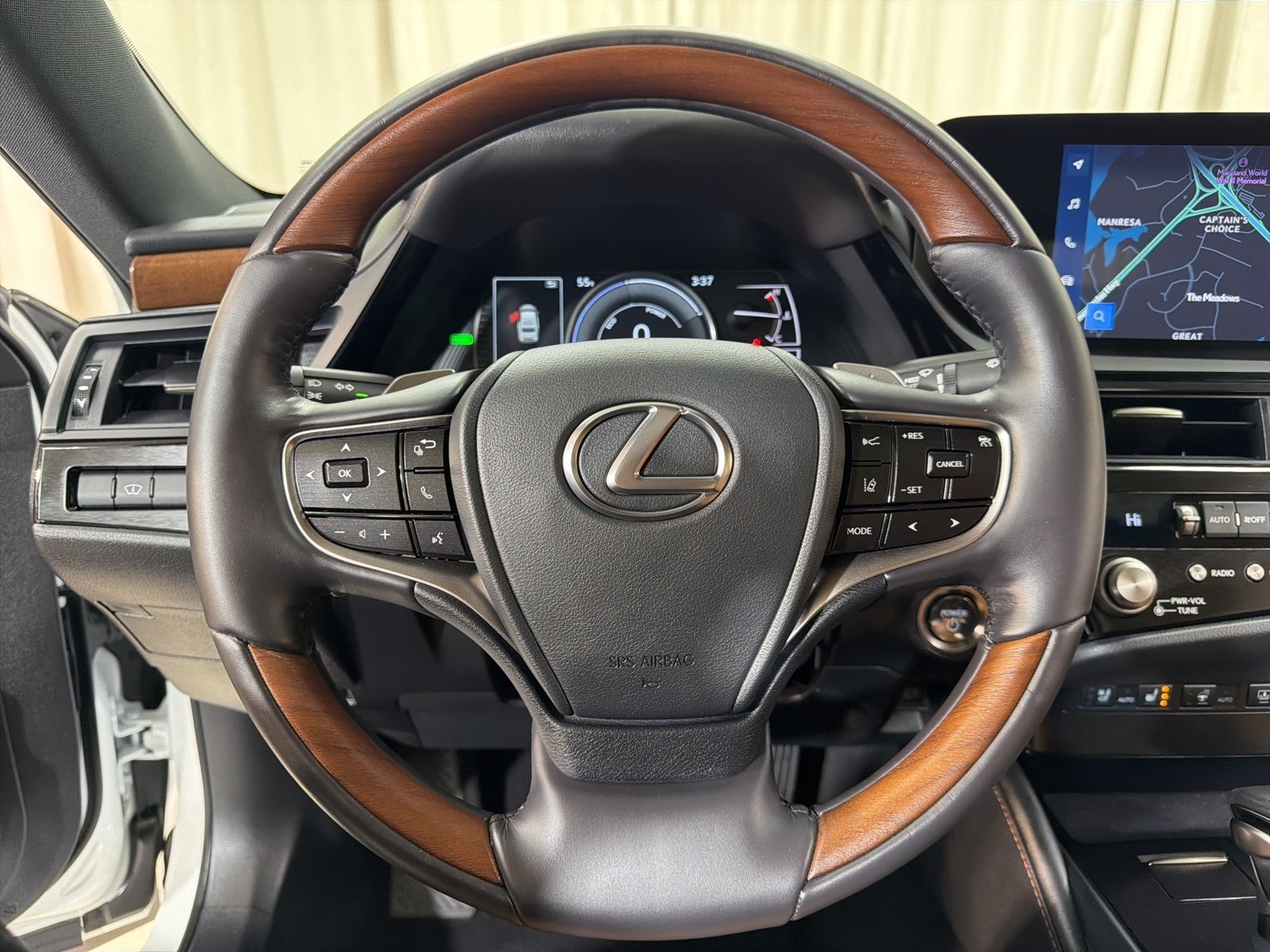 2023 Lexus ES 300h Luxury