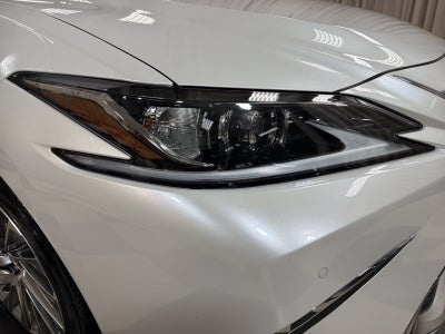 2023 Lexus ES 300h Luxury