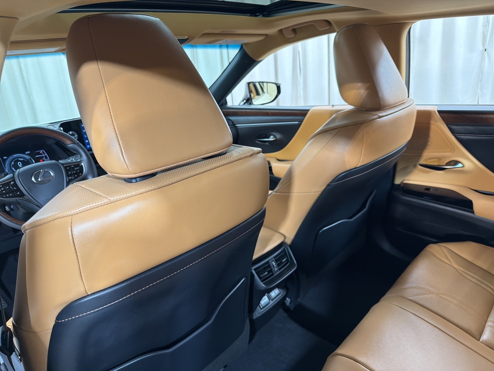 2023 Lexus ES 300h Luxury