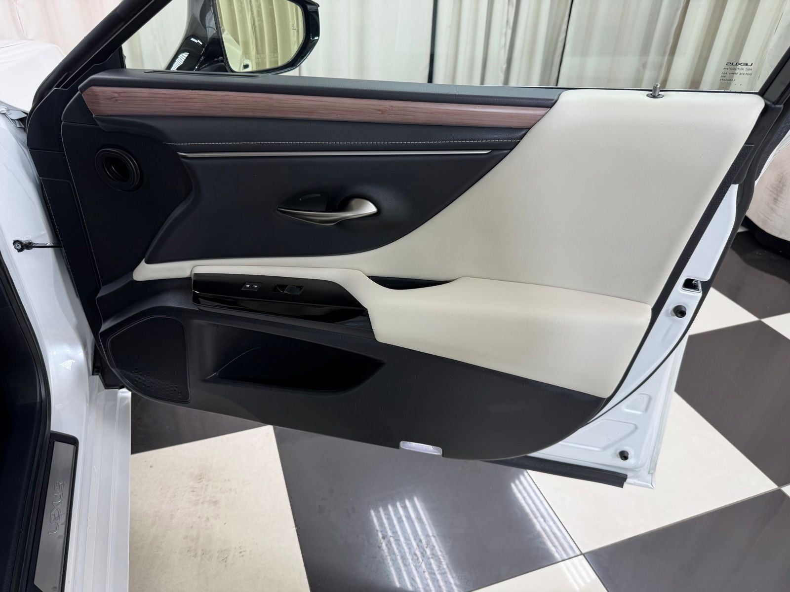 2024 Lexus ES 350 Luxury