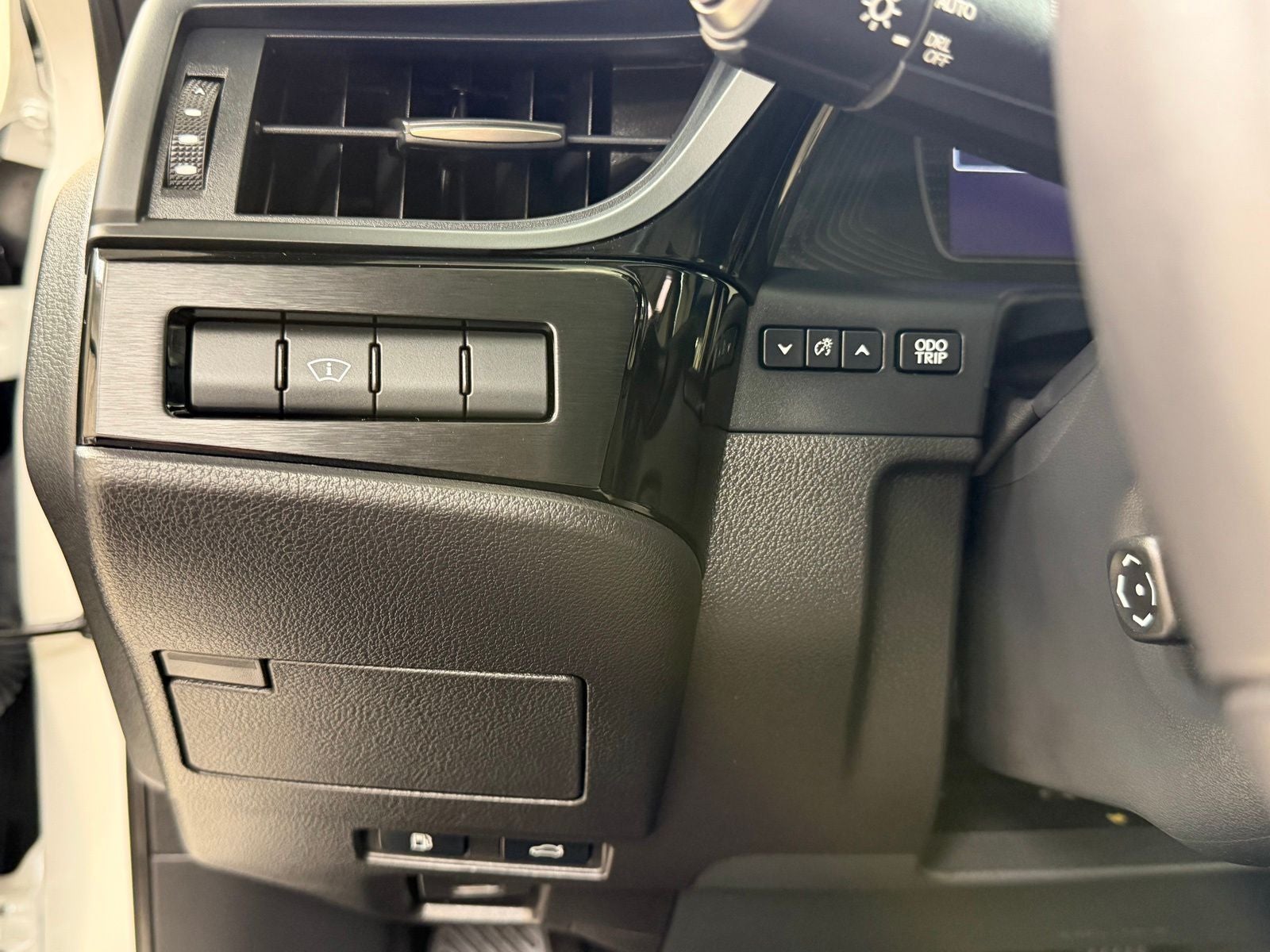 2024 Lexus ES 350 Luxury