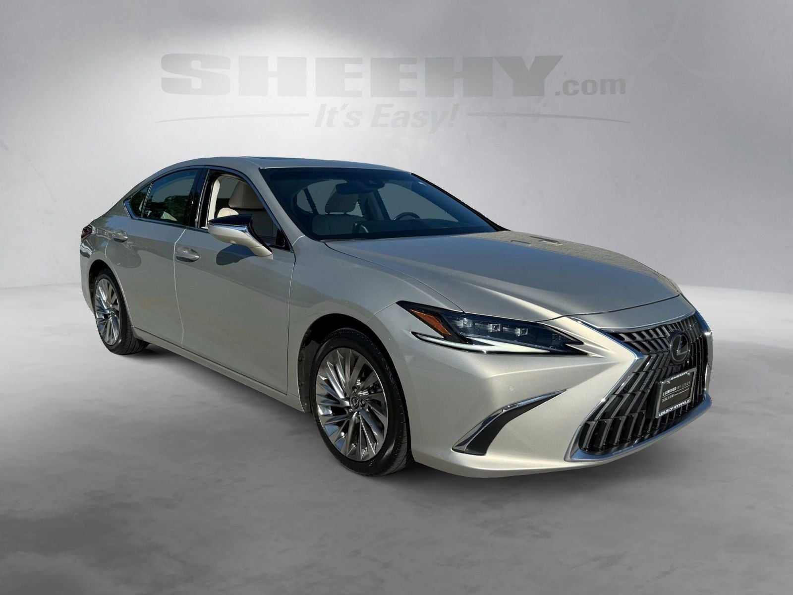2023 Lexus ES 300h Ultra Luxury