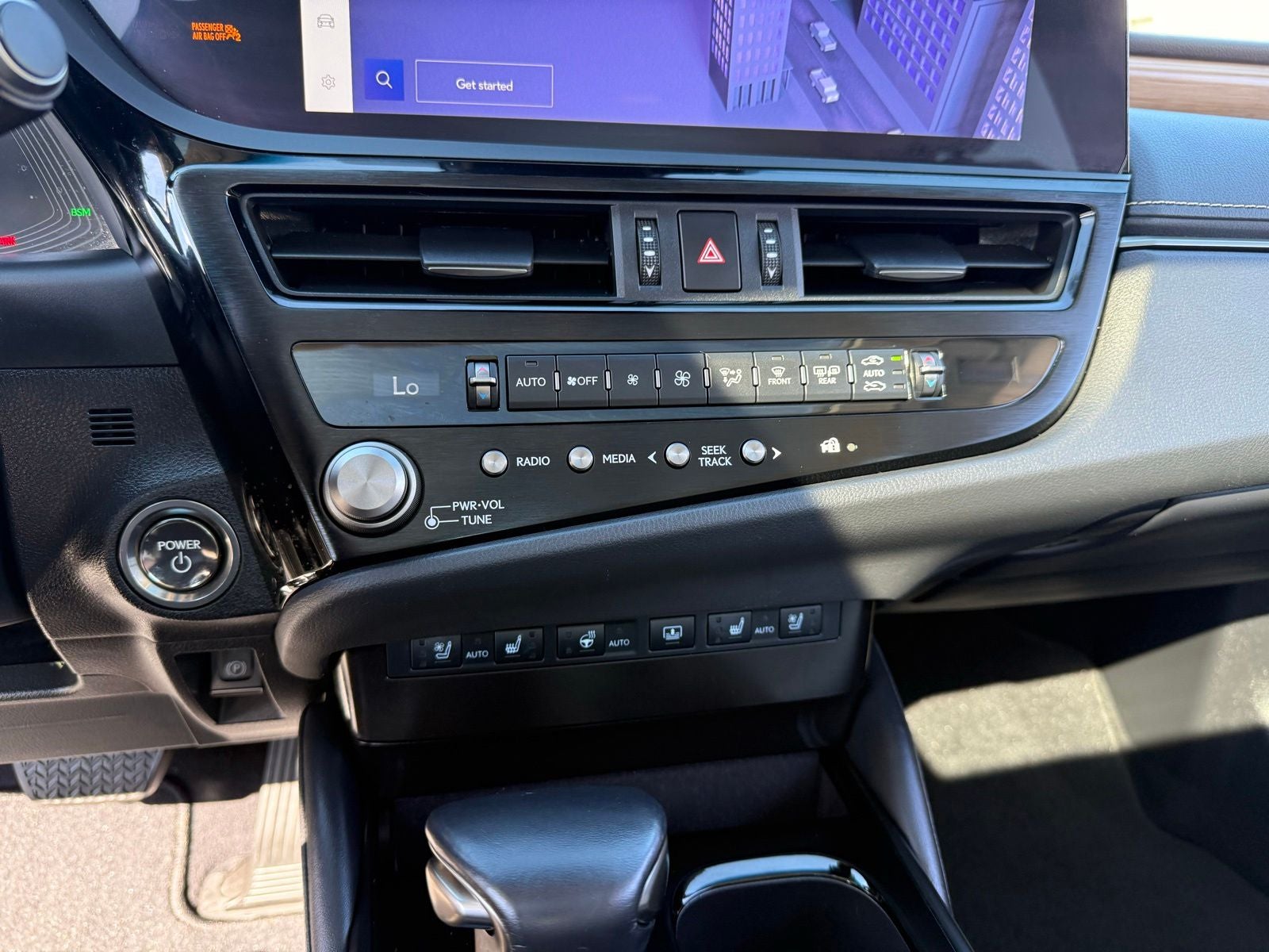 2023 Lexus ES 300h Ultra Luxury
