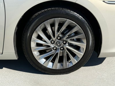 2023 Lexus ES 300h Ultra Luxury