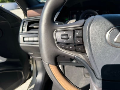 2023 Lexus ES 300h Ultra Luxury