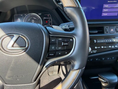 2023 Lexus ES 300h Ultra Luxury