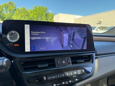 2023 Lexus ES 300h Ultra Luxury