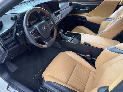 2025 Lexus ES ES 300h Ultra Luxury