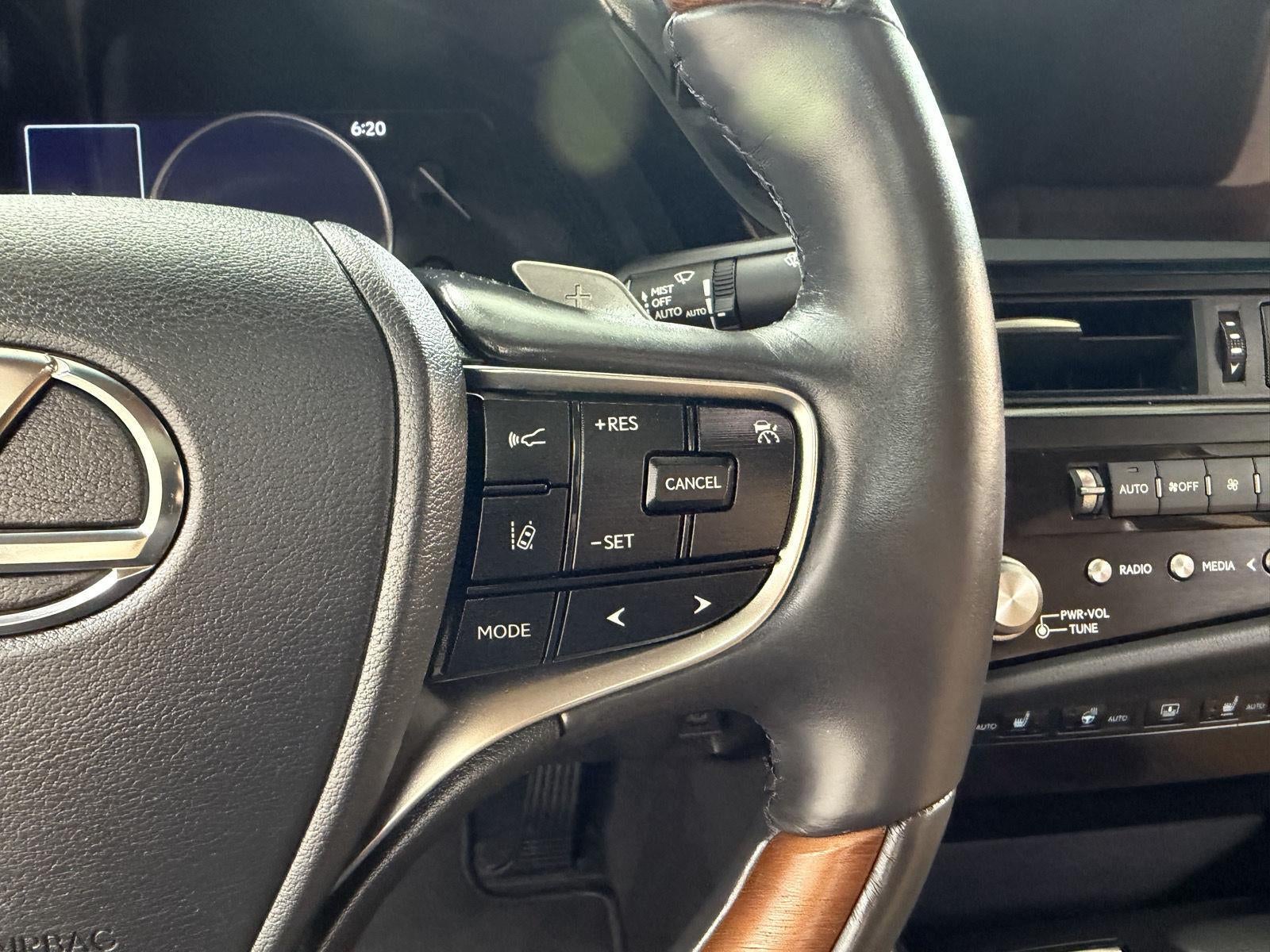 2025 Lexus ES ES 300h Ultra Luxury